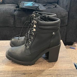 Torrid size 9W Black Boots